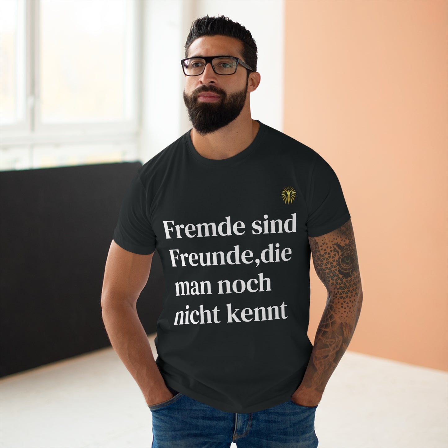T-Shirt - Fremde sind Freunde, die man noch nicht kennt